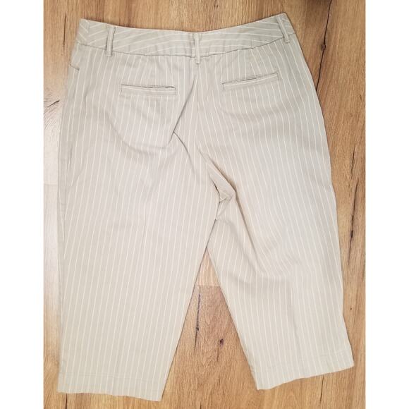 St Johns Bay Women's Beige White Color Striped Stretch Capri Pants Size 14 - Picture 3 of 7